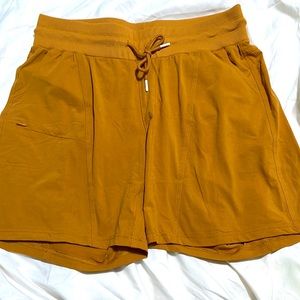 Zyia Canyon Shorts-Beige XL